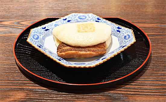 岩崎本舗の長崎角煮まんじゅうと角煮まぶしを実食レビュー！